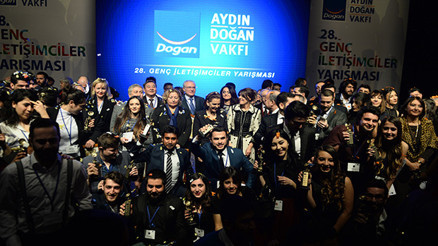 Geleceğin iletişimcilerine anlamlı destek