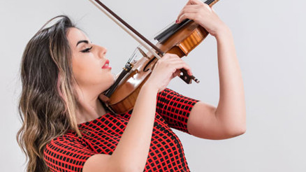 Müzisyen Melisa Uzunarslan ‘Bir Aşk Şarkısı’yla rekora koşuyor