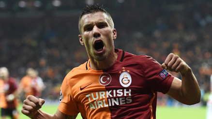 Galatasaray, Podolski transferini KAPa bildirdi