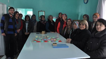 Yırcalı kadınların el emeği ürünleri hediye ediliyor
