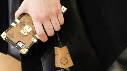 iPhone 7ye bu kılıfı alanın cebi fena yanacak