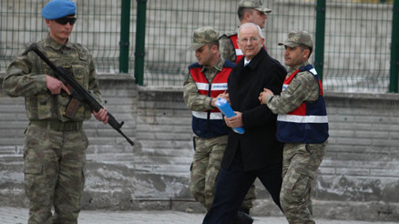 Huduti Paşa darbeci midir