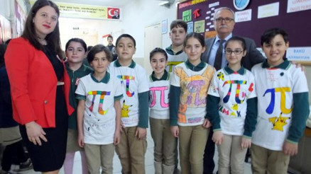 Burhaniyeli öğrencilerden pi simiti