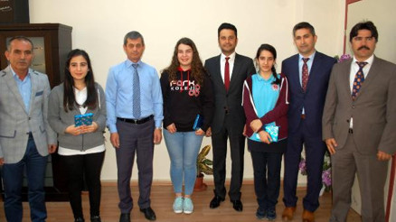 Öğrenciler ödüllendirildi