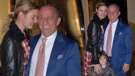 Ali Ağaoğlu ile Petek Ertüreden mutluluk pozu verdi