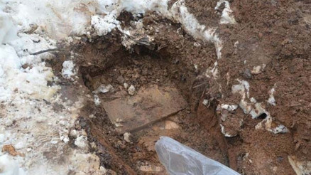 Teröristlerin sığınağındaki demir sandıktan çıktı