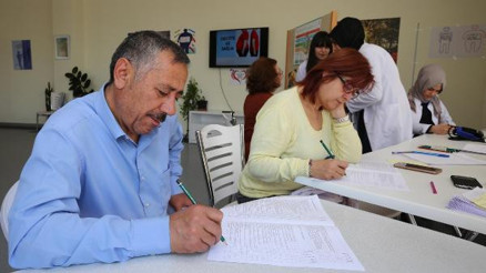 Dünyada 200 milyon erkek, 300 milyon kadın obez