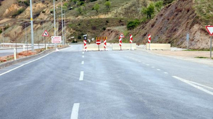 Tokatta çevre yolu heyelan nedeniyle kapatıldı