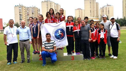 Atletizmde 49 okul yarıştı