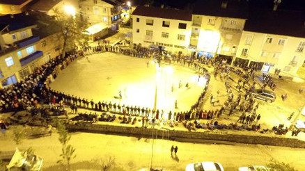 Kato Dağı zirvesinde operasyon, eteğinde aşiret düğünü