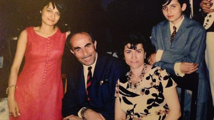 Annem... Hiçbir zaman senin kadar renkli olamayacağım Annem... Hiçbir zaman senin kadar renkli olamayacağım