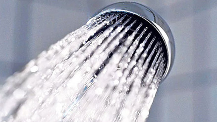 Oruçluyken duşa girmek, banyo yapmak orucu bozar mı