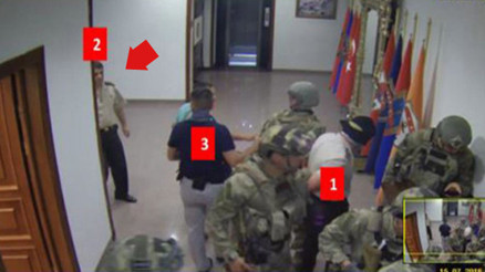 Darbe sanığı albay Doğan Öztürke hakim o görüntüleri gösterdi