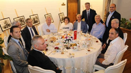 İzmir iş dünyası iftarda buluştu
