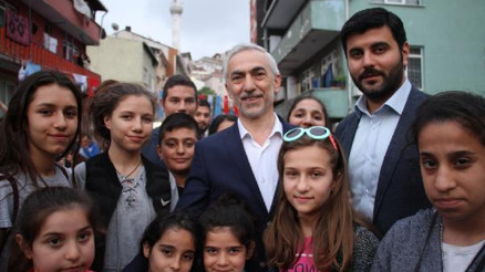 Kağıthane’de sokak iftarı geleneği bu kez çocuklarla yaşatıldı