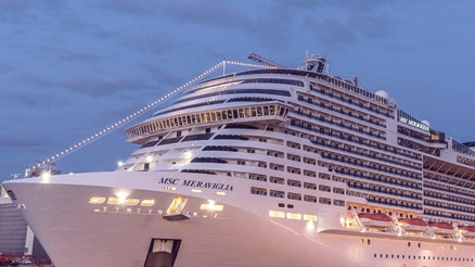 Denize indirilen en büyük gemi MSC Meraviglia tam 171 ton ağırlığında