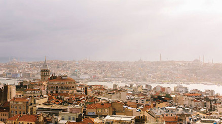 Sana bu kez bir yabancının gözünden baktım aziz İstanbul