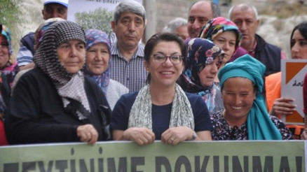 Yırcada üreticilerin Zeytinime dokunma protestosu