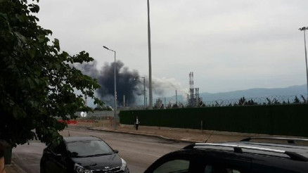 Tüpraştan yükselen siyah dumanlar korkuttu