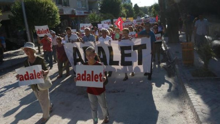 CHP Akhisardan Adalet yürüyüşü