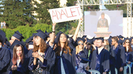 Boğaziçinde protestolu mezuniyet