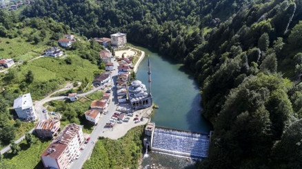 Hemşin Belediyesi devraldığı HESi küçültüp, yapay göleti kurtardı