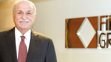 Türkiyenin en zengin patronu yemeğe çıkardığı kız için kaç para harcar