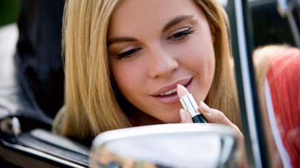 Yaza özel 10 pratik makyaj önerisi