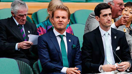 Formula 1 şampiyonu Rosberg, locaya çorapsız giremedi