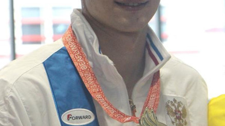 Rus yüzücü olimpiyat rekoru kırdı