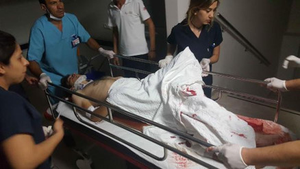 Motosiklet hafif ticari araca çarptı: 2 yaralı