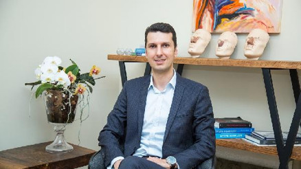 Op. Dr. Aykut Özpür: Yaşlanmaya meydan okuyun