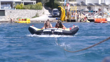 Bodrumda Cemre ve Aslıdan su sporu challange - Yersen