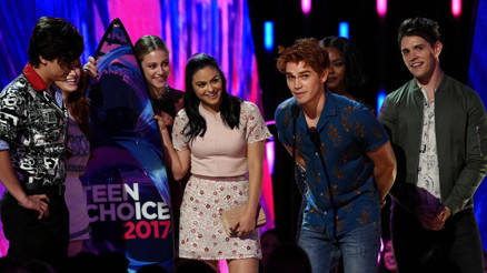 Ödül töreninde Miley şoku