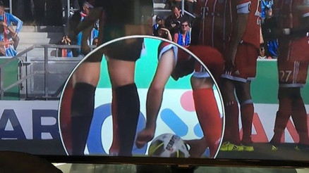 Ribery’den maç içinde kadın hakeme şok şaka