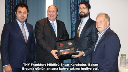 Türklerden oy istemek için nedenlerimiz var Türklerden oy istemek için nedenlerimiz var