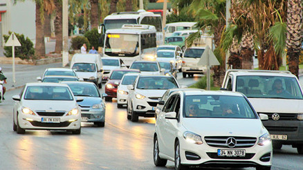 4 milyon turist geliyor, trafik durma noktasına geldi