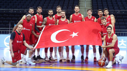 Milli Takıma Pınar Karşıyakada görev yapmış 8 isim