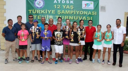 12 yaş Türkiye Tenis Şampiyonası Adanada yapıldı