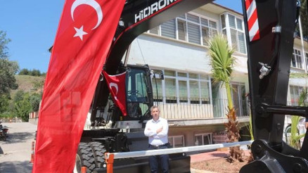 Sarıcakaya Belediyesine 1.5 Milyon Liralık hibe araç