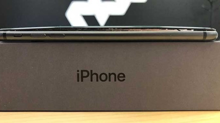 iPhone 8 Plusın pili şişiyor, kasasını patlatıyor