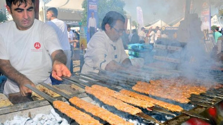 Adana Lezzet Festivaliyle renklendi