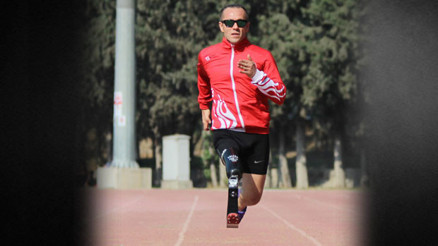 Hediye ayak, Alman rakibinden