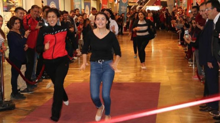 Pamukkale Spor Oyunları, topuklu ayakkabı koşusuyla başladı