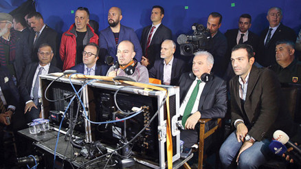 Onlar da bizim koltuğa talip olmasın