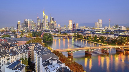 Nehrin ikiye böldüğü güzel şehir: Frankfurt Nehrin ikiye böldüğü güzel şehir: Frankfurt