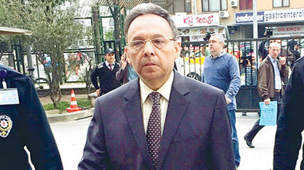 Atatürke hakaretten ertelemeli hapis