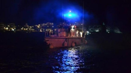 Kardak açıklarında kaçak teknesi battı (1)