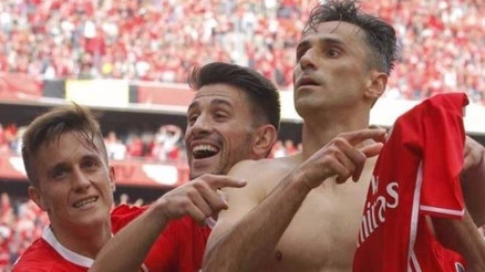 Jonas, Benfica tarihine geçti