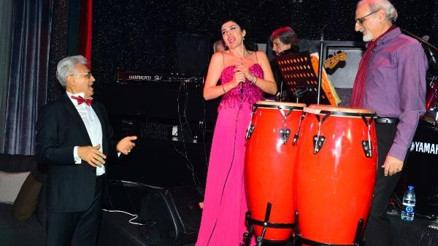 Gülekliye eşten sürpriz doğum günü